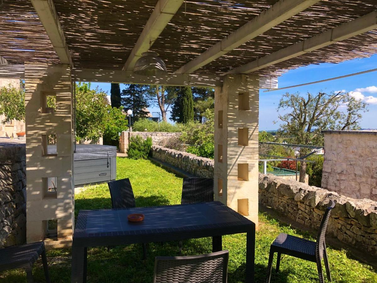 Hostal Trulli Di Zia Tata Locorotondo Exterior foto